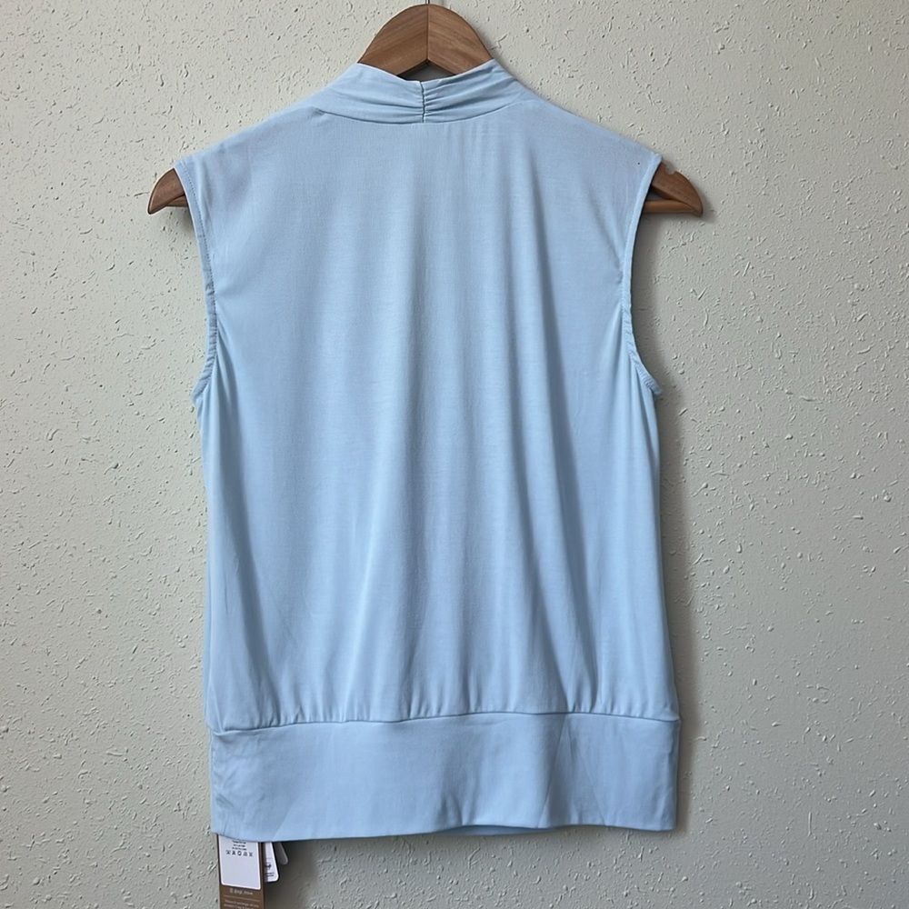 NWT OGL Eco-SkinKiss® Airy Surplice Top Size M - Picture 2 of 4